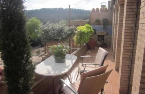 Peratallada Apartment | generous, comfortable roof app. with a dream view