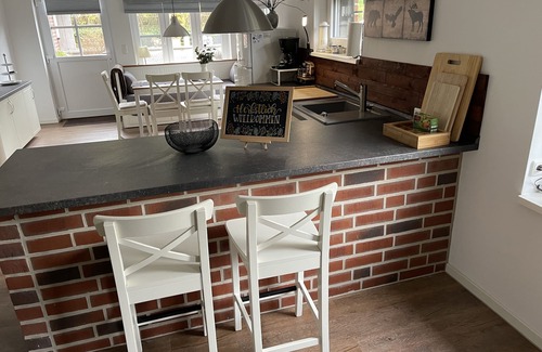 Neuendorf b. Elmshorn House | generous cozy guest apartment DeichSch (l) af with 2 terraces