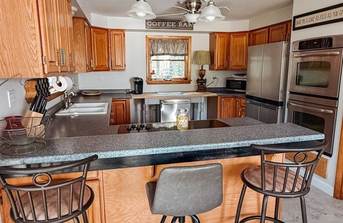 Topsham House | Generous Living in a Warm, Welcoming Home