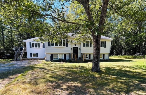 Topsham House | Generous Living in a Warm, Welcoming Home
