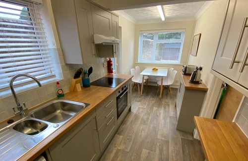 New Forest District House | Generously Proportioned 3 bedroom cottage