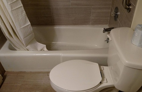 Cinnaminson Hotel | Genes Motel