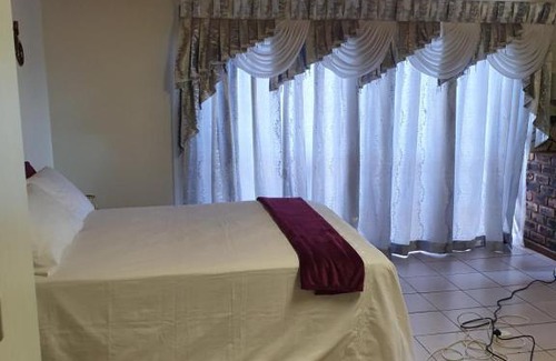 Jeffreys Bay Apartment | Genie's Nest JBay Flat 1