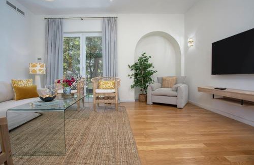 El Prado-Parque de Maria Luisa Apartment | Genteel Home Carlos V