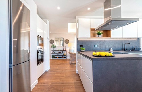 El Palo Apartment | Genteel Home Elcano Terrace