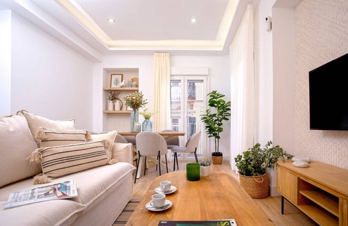 Ensanche Centro Apartment | Genteel Home Teatro Soho