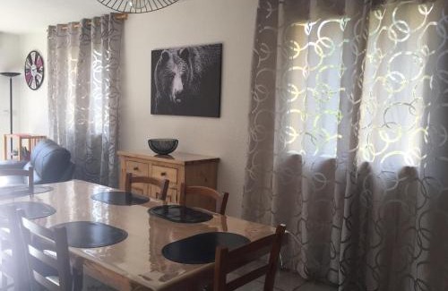 Saint-Jean-Saint-Nicolas Apartment | gentianes bleues