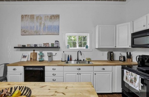 Lancaster House | Gentle Breeze Cabins: The Silver Birch
