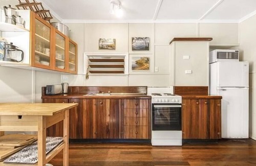 Boreen Point Cottage | Gentle Shores is a charming 3-bedroom cottage located in a breathtaking setting.