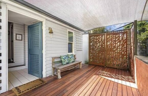 Boreen Point Cottage | Gentle Shores is a charming 3-bedroom cottage located in a breathtaking setting.
