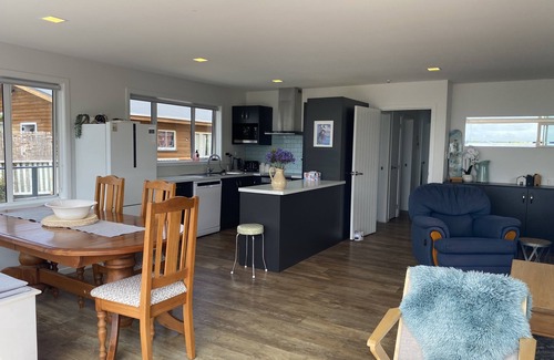 Riverton House | Gentle Waves