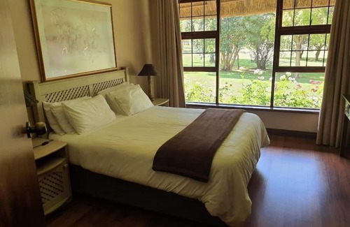 Vanderbijlpark House | Gentleman's Estate on the Vaal River