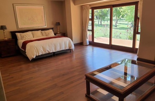 Vanderbijlpark House | Gentleman's Estate on the Vaal River