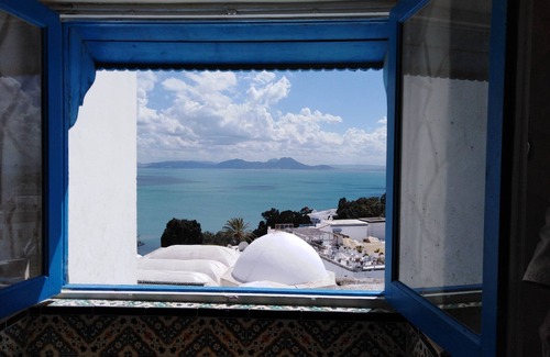 Sidi Bou Said Villa | GENUINE VILLA ON THE TOP OF THE HILL OF SIDI BOU SAID 7 ROOMS UP TO 17 PEOPLE