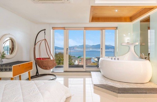 Geoje House | Geoje Ahat Spa Pension