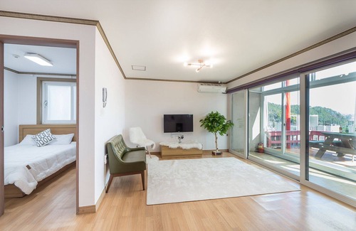 Sibang-ri Condo | Geoje Amor Family Pension