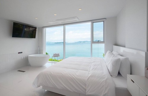 Geoje House | Geojedo Discovery Pool Villa