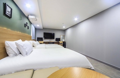 Somun Hotel | Geojedo Gohyeon Poem