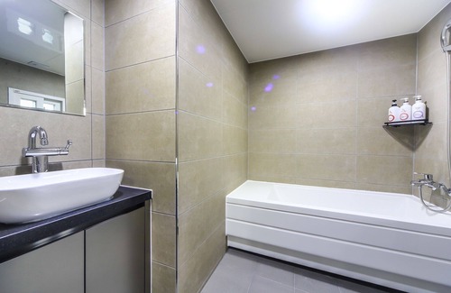 Somun Hotel | Geojedo Gohyeon Poem