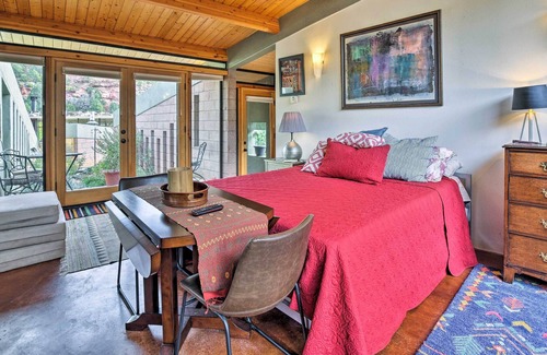 Canoncito Apartment | Geometric Glorieta Studio on 11 Picturesque Acres!