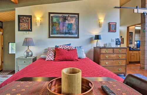 Canoncito Apartment | Geometric Glorieta Studio on 11 Picturesque Acres!