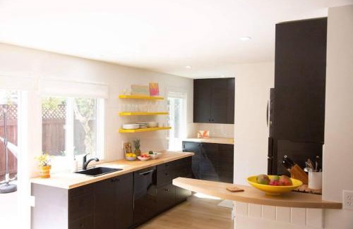 Solana Beach House | Geometric Loft: renovated, hip, pets, pool/spa