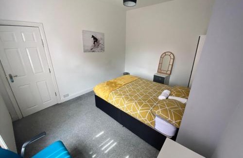 Stoke-on-Trent House | George Guest House