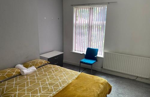 Stoke-on-Trent House | George Guest House
