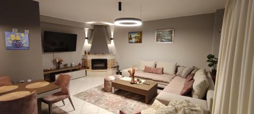 Metsovo Apartment | George Living House