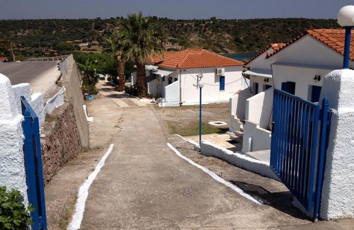 Lesbos House | George Paradise