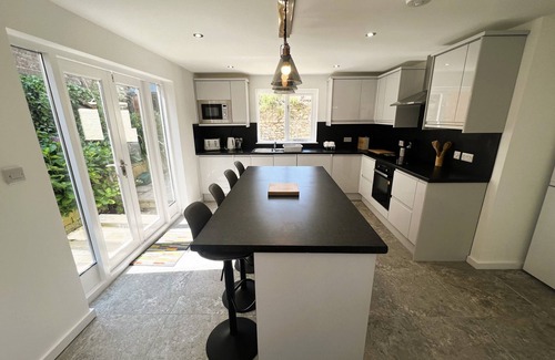 Ryde Ski Chalet | George Street House