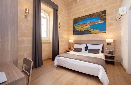 Ggantija Bed & Breakfast | Georges Boutique Living