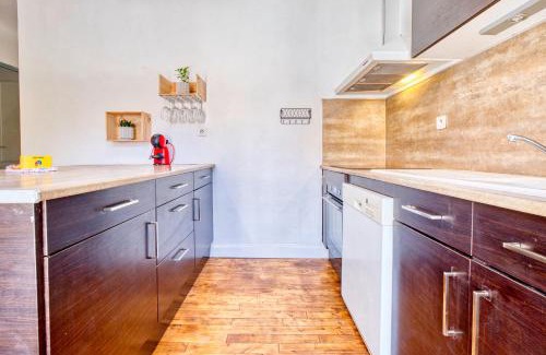 Perigueux House | Georges' terrace