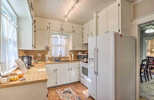 Georgetown Cottage | Georgetown Vacation Rental Close to Town Square!