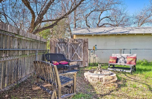 Georgetown Cottage | Georgetown Vacation Rental Close to Town Square!