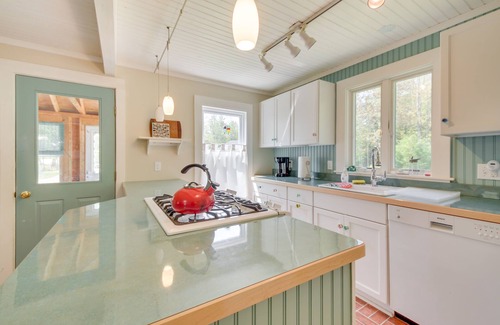 Five Islands Cottage | Georgetown Vacation Rental: Gas Grill & Near Beach