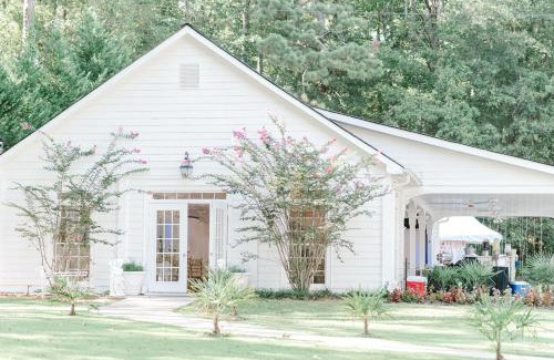 Clarkdale Bed & Breakfast | Georgia Palms & Gardens