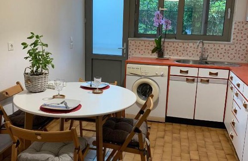 Petaloudes Apartment | Georgia's House