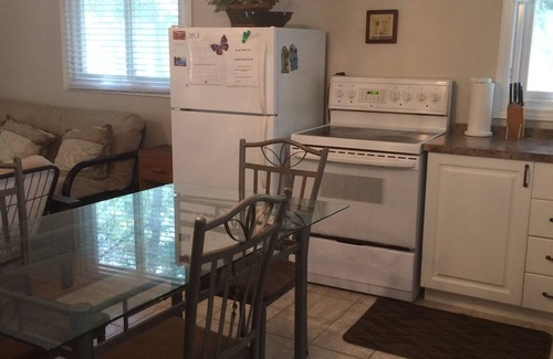 Tiny Cottage | Georgian Bay Cottage - 3 bedrooms - 1.5 hrs from Toronto
