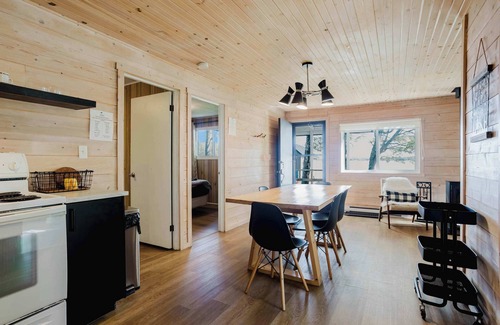 Carling Cottage | Georgian Bay Rockwood 3-bdrm Waterfront Cottage #2