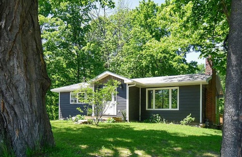 Waubaushene House | Georgian Bay Trail Cottage w/hot tub and fireplace