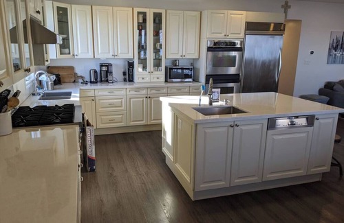 Tay Cottage | Georgian Bay Waterfront Cottage - 7 Bedroom, 3 Bath + Hot tub +Office +Wifi