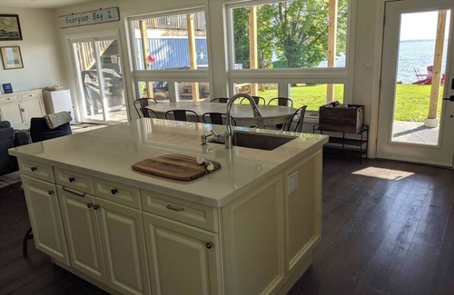 Tay Cottage | Georgian Bay Waterfront Cottage - 7 Bedroom, 3 Bath + Hot tub +Office +Wifi