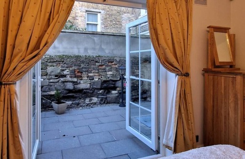 Grand Canal Dock Apartment | Georgian Elegance - Dublin2. Near Grand Canal Dock