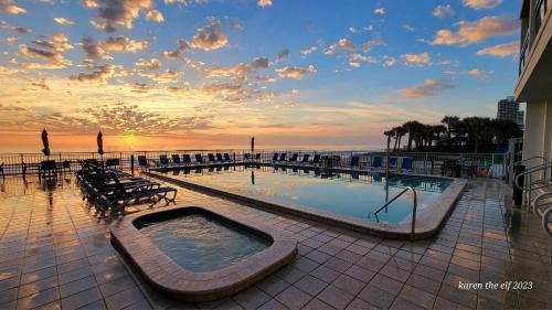 Georgian Inn Apartment | Georgian Inn Beach Club