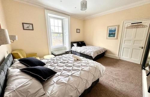 Gifford Apartment | Georgian Luxury Apartment - SuperFast Wifi - Parking Available