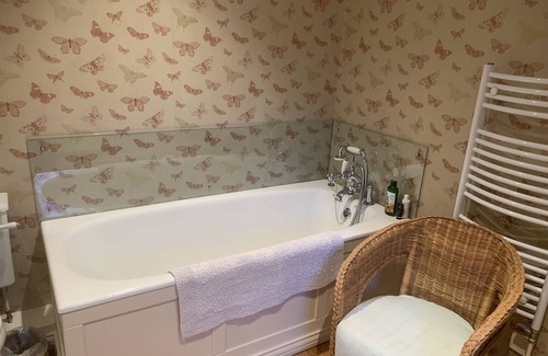 Tadley House | Georgian style country house in village