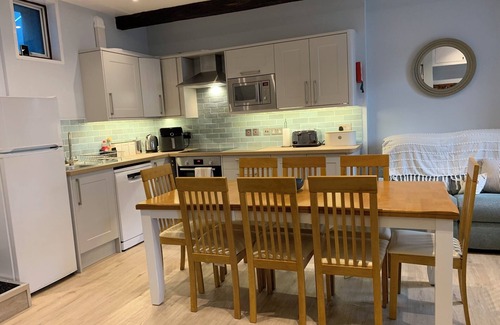 Lyme Regis Cottage | Georgian terraced family cottage - 3 minutes walk from beach