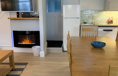 Lyme Regis Cottage | Georgian terraced family cottage - 3 minutes walk from beach