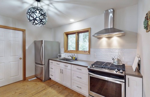 Tiny Cottage | GeorgianBayCottage|Family-sized(Pet Friendly)